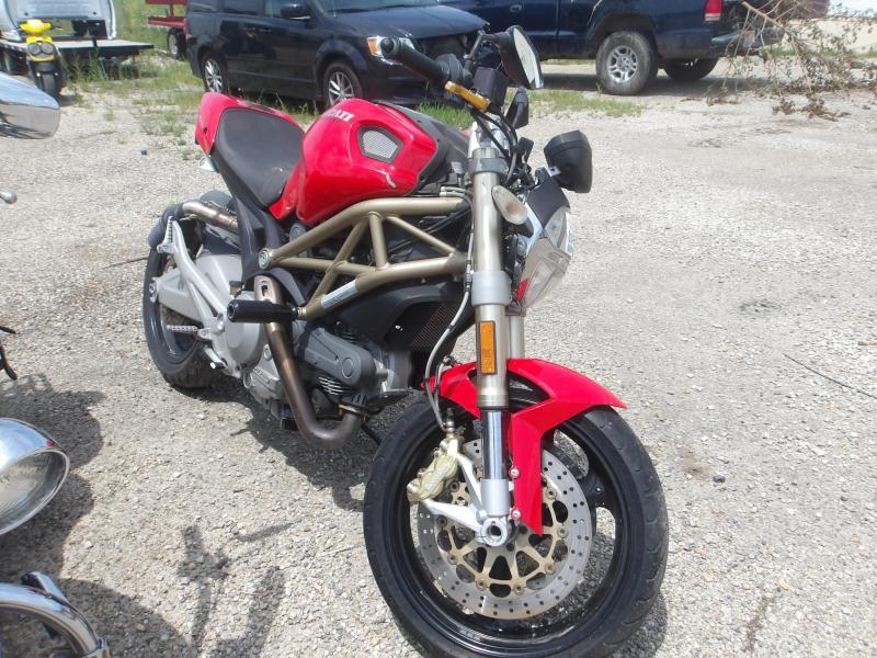 D84 - 2013 Ducati Monster 696 ABS