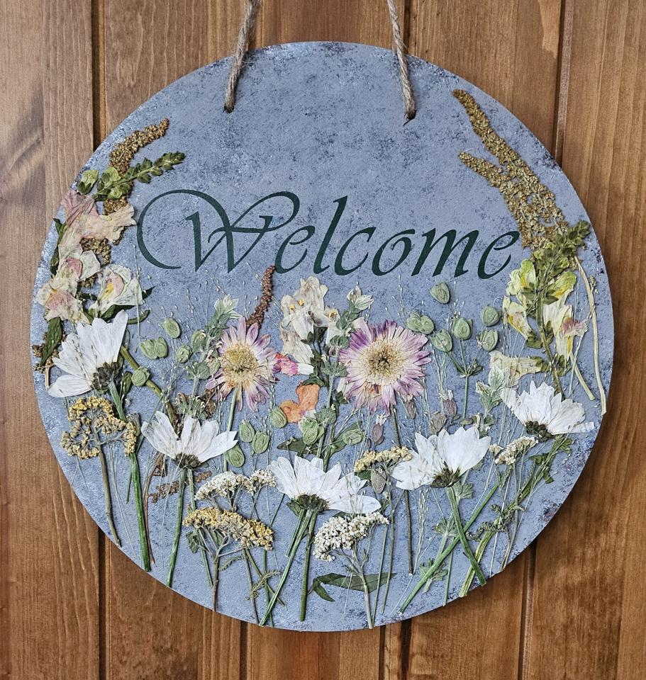 Welcome sign, Pastel Garden