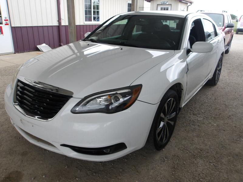 AC6 - 2013 Chrysler 200 Touring