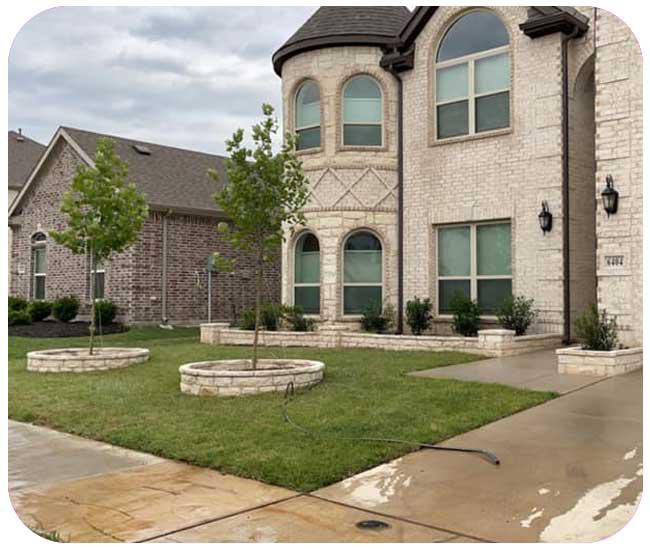 Lawn Maintenance & Landscaping