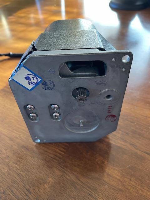 King KS 271A Autopilot Primary YAW servo. Form 8130, Used. Case Cracked.