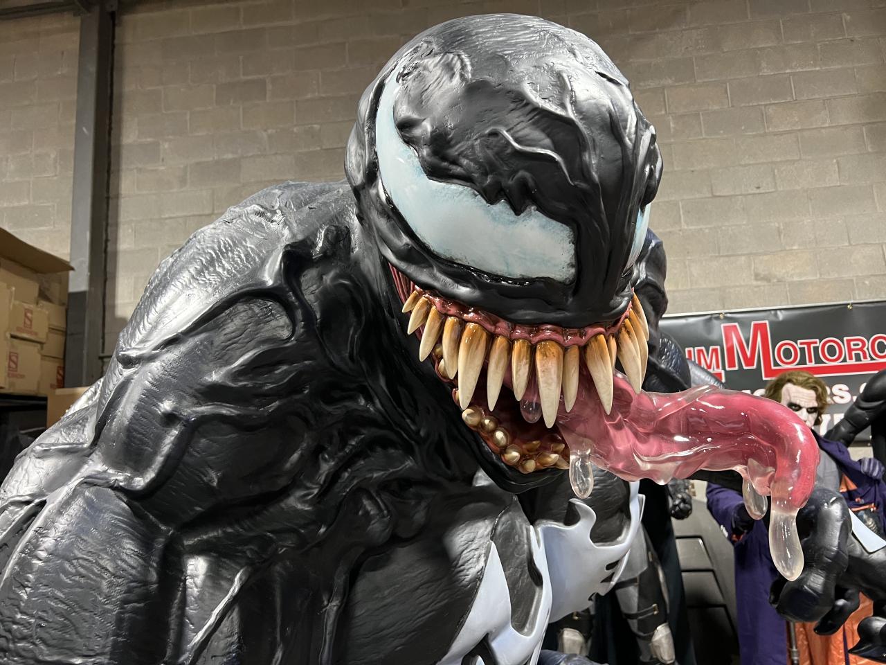 Marvel Beast Kingdom Venom