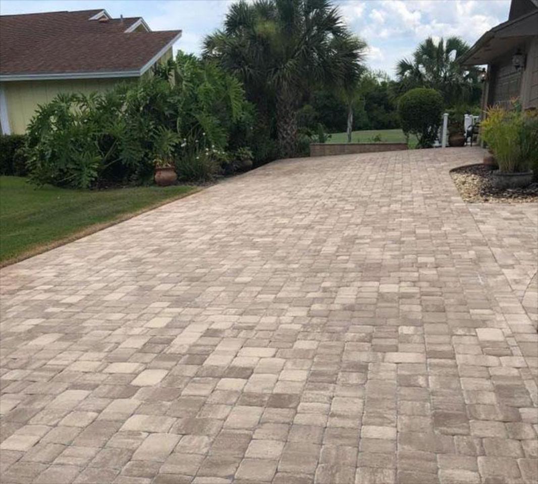CONCRETE DRIVEWAY CLEANING &amp; SEALING