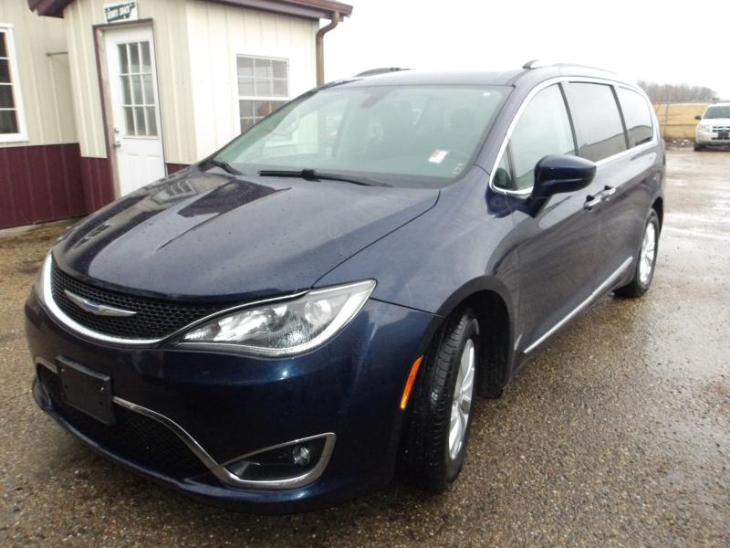 AC13 - 2018 Chrysler Pacifica Touring L