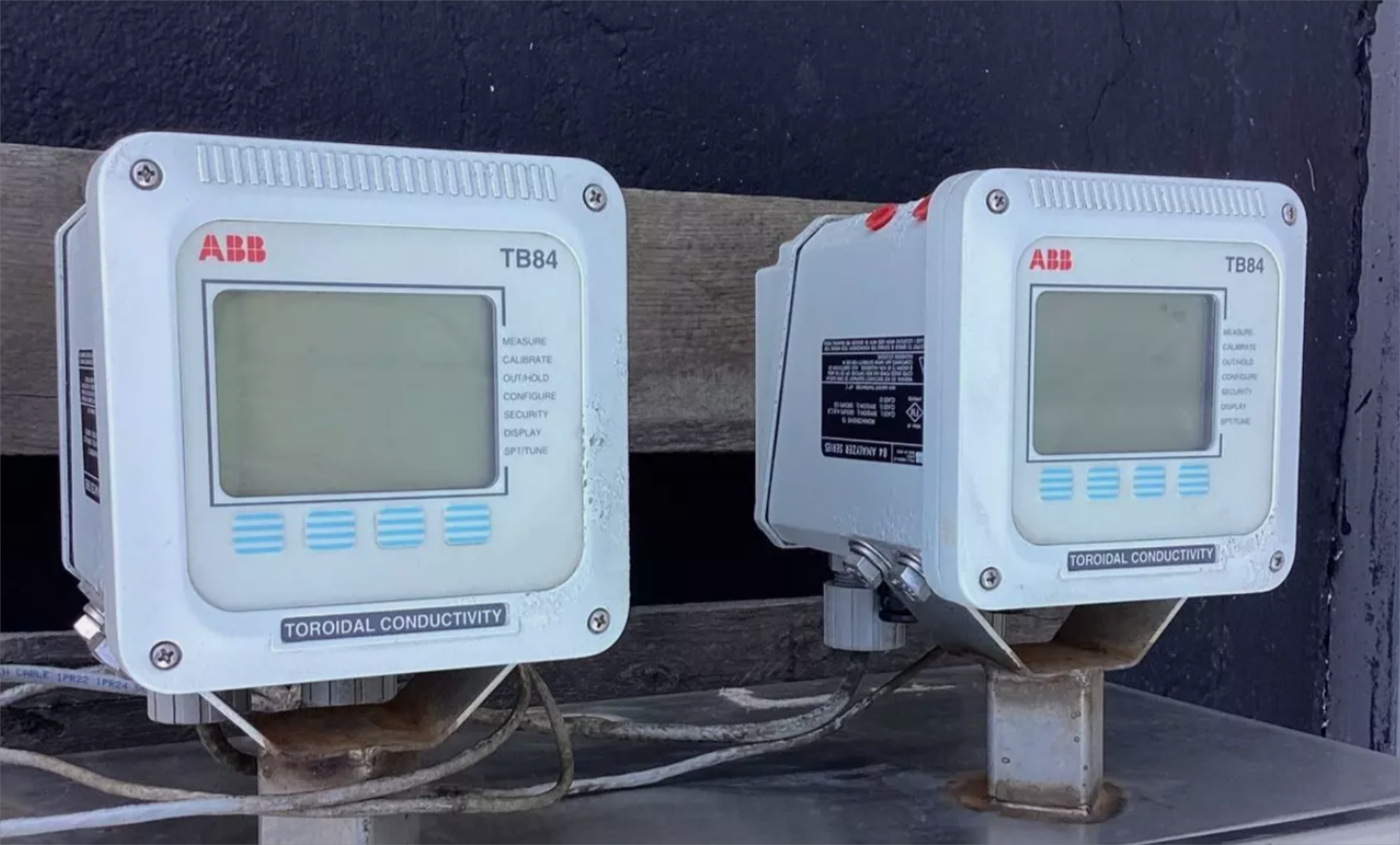 Partlow Versa Chart Circular Chart Recorder with GE Fanuc HMI ES1222 & ABB TB84 Conductivity Analyzers