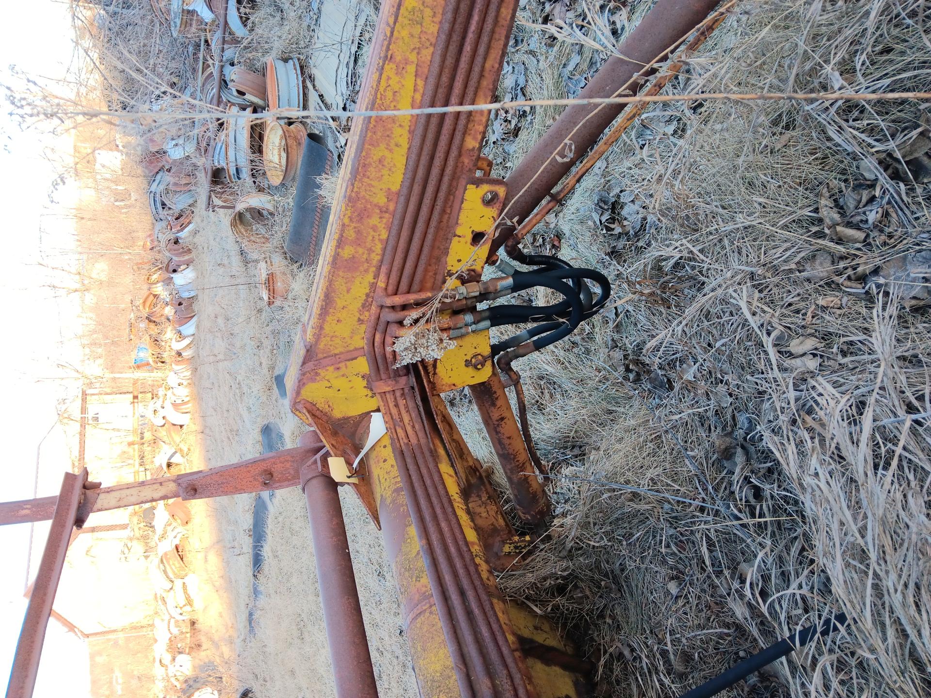 EzeeOn Tractor Loader With Grapple - Lot # N1032