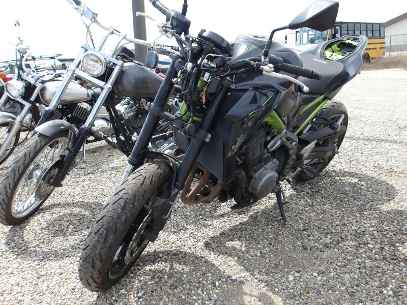 D64- 2017 KAWASAKI Z900