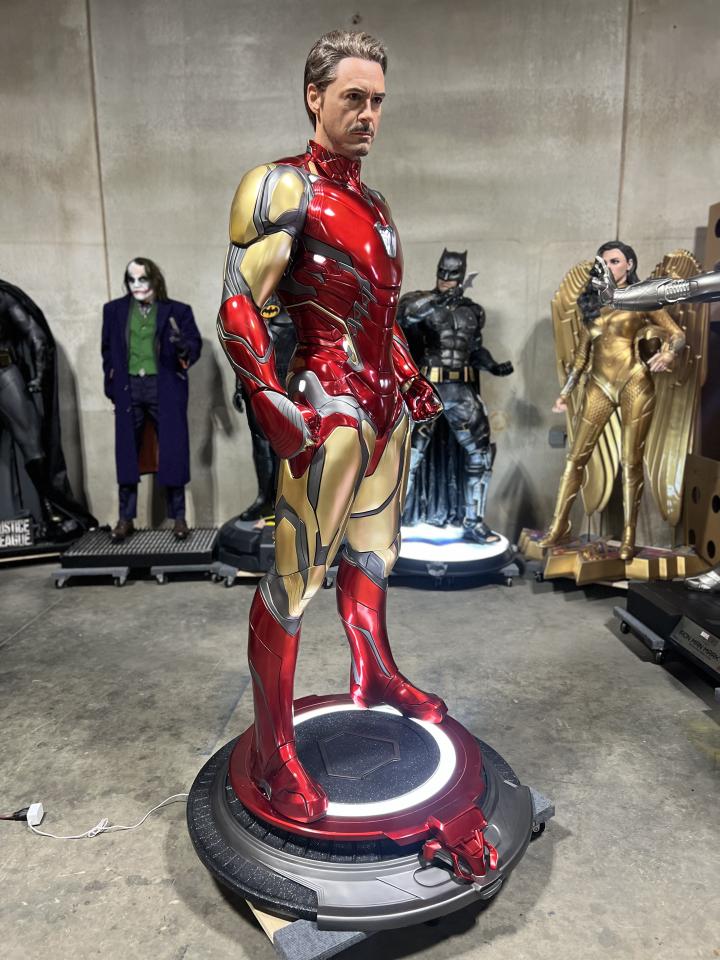 Avengers End Game Tony Stark with Interchangeable Heads
