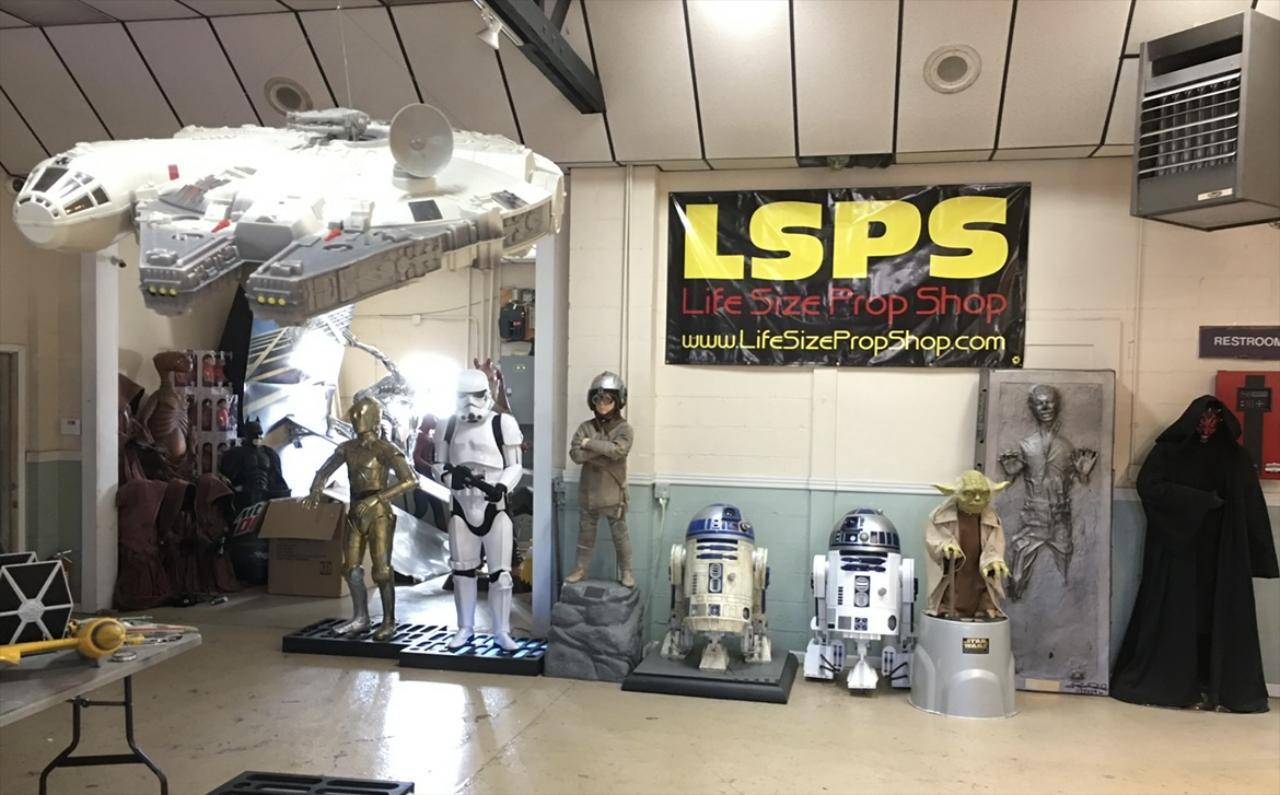 Star Wars Toys R Us Millennium Falcon Extraordinaire