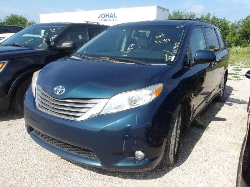 D44 - 2012 Toyota Sienna