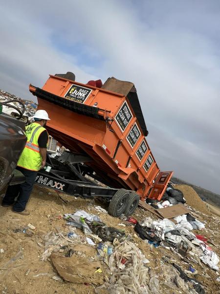Fast &amp; Friendly Cleanout Services