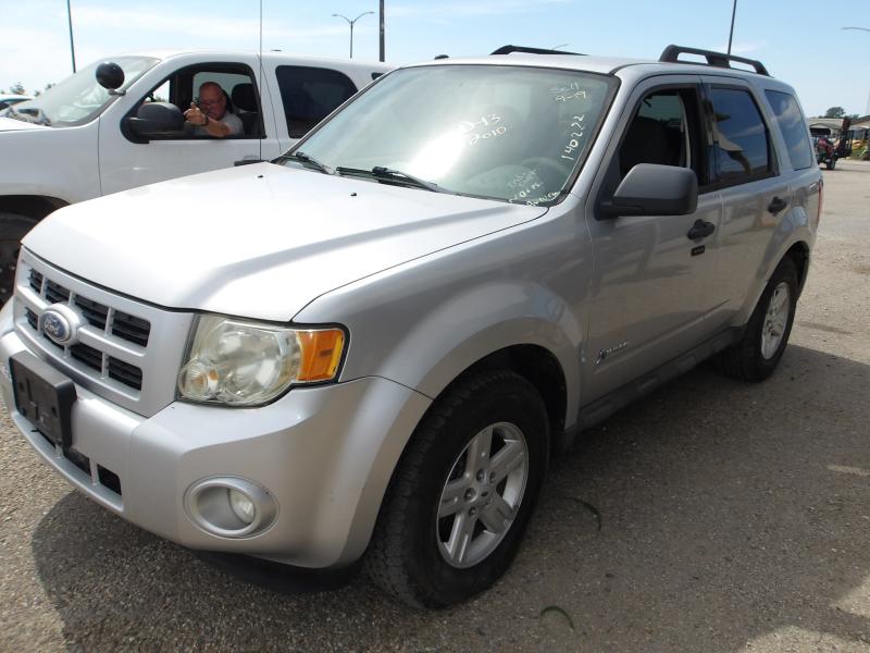 D13 - 2010 Ford Escape Hybrid