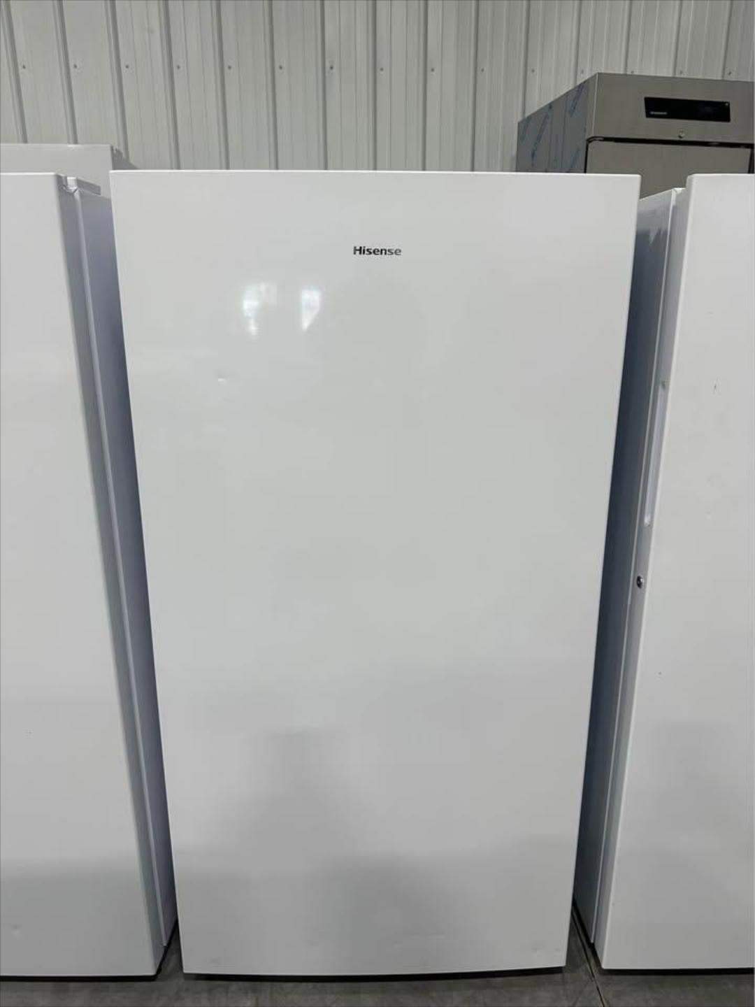 Hisense 17.1 cu. ft. Garage Ready Frost Free Convertible Upright Freezer in White