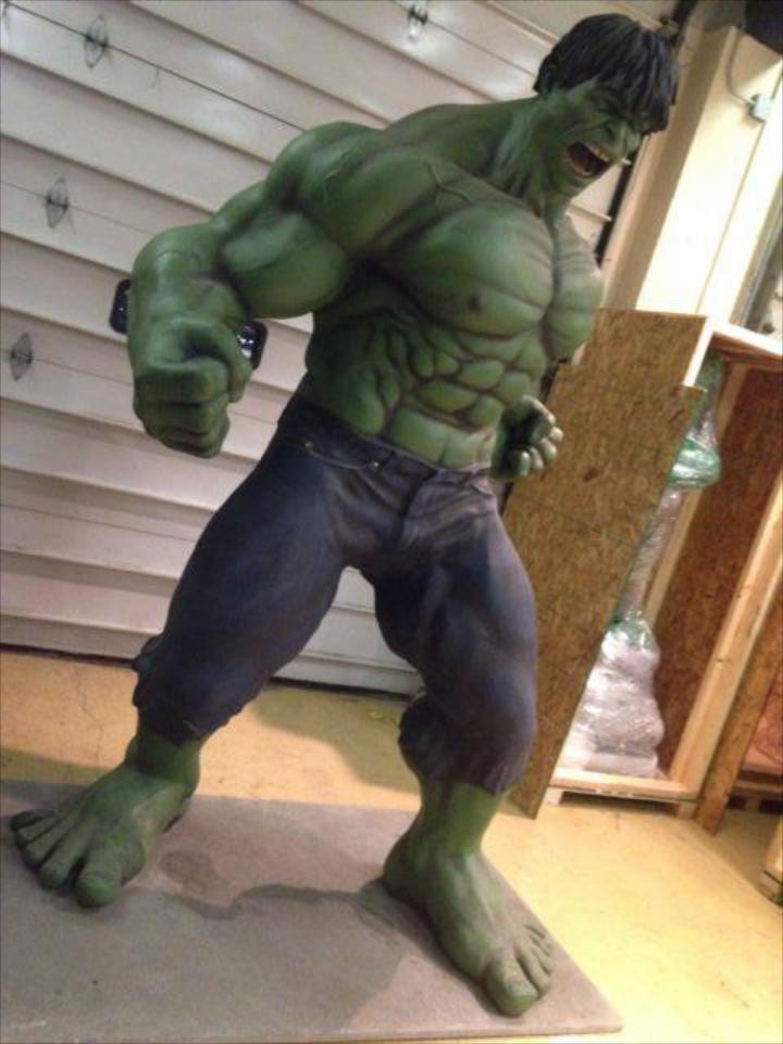Life Size 2008 Movie Incredible Hulk Theater Display