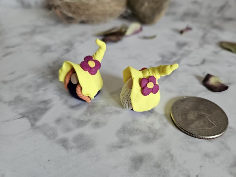 Gnome couple set, yellow hat