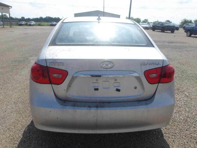 D58- 2010 HYUNDAI Elantra