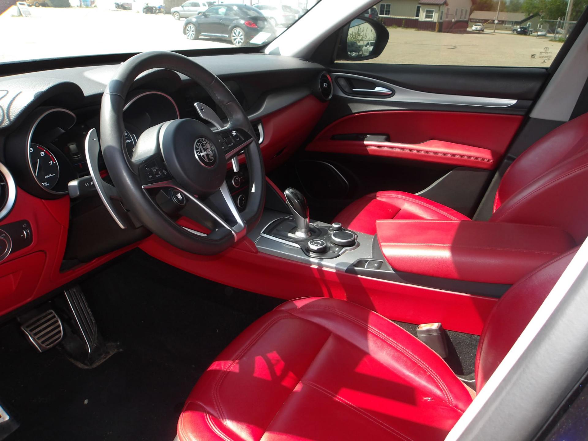 D4 - 2018 Alfa Romeo Stelvio Sport