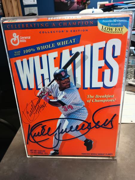 Kirby Puckett Autographed Wheaties Box in Protective Case