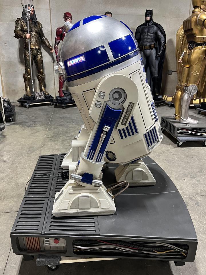 Life Size Star Wars Sideshow Version 2 R2-D2 and C-3P0