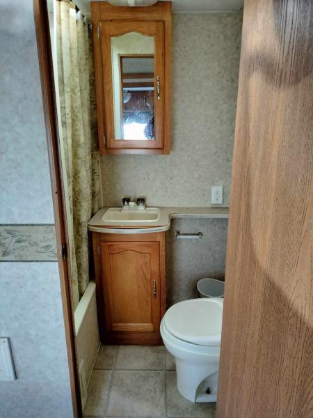 2007 PALOMINO BY FOREST RIVER Puma 32' Bumper Pull Camper