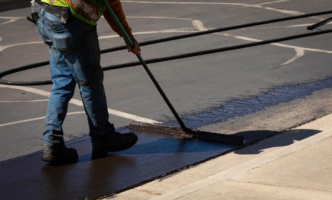 Asphalt Sealcoating