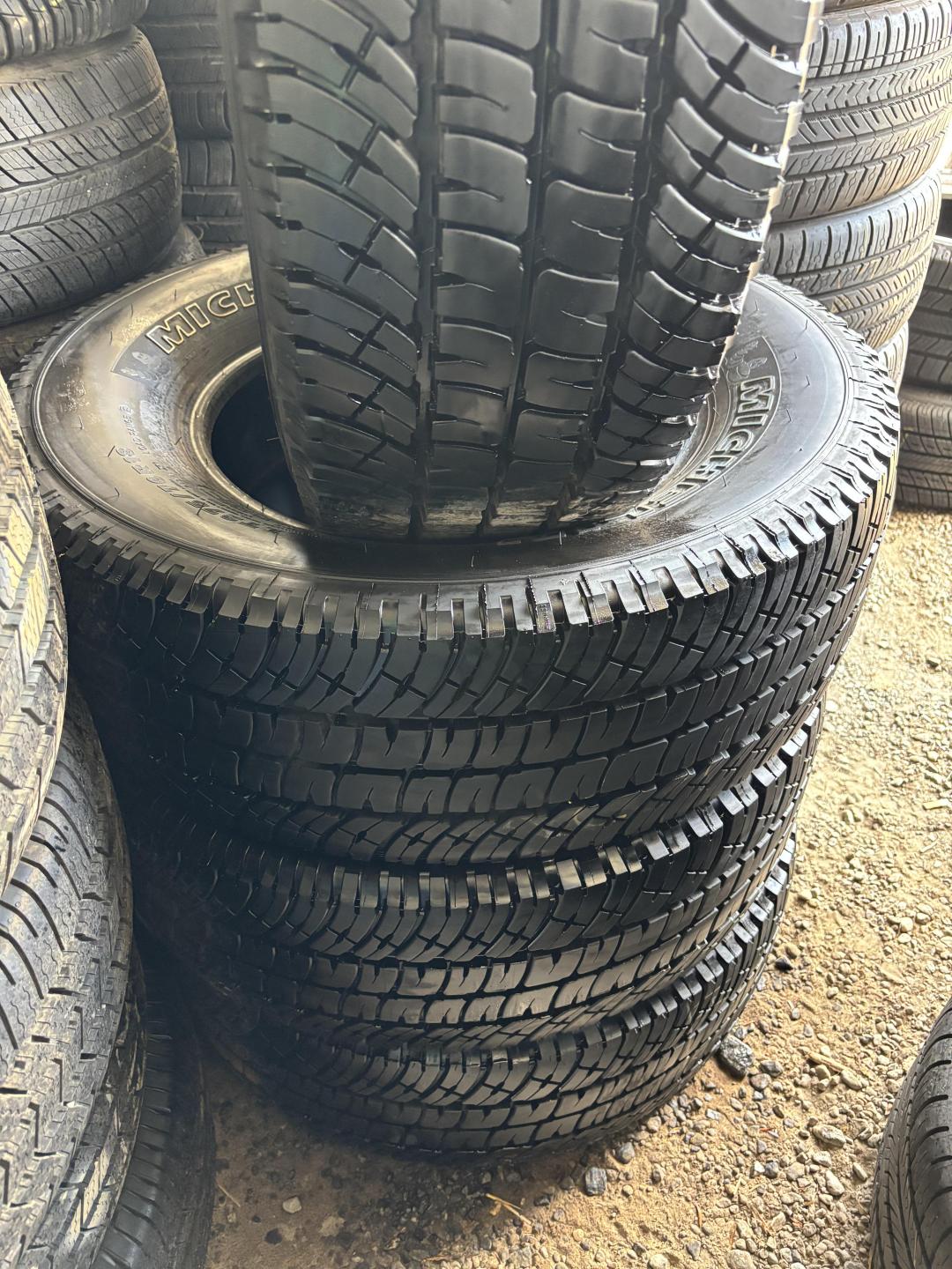 LT275/70r18 Michelin AT2