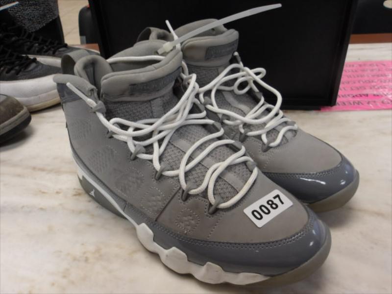 87 - Air Jordan sz 11