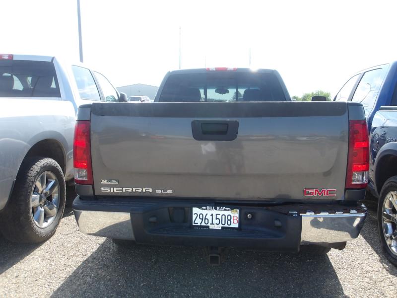 D36 - 2011 GMC Sierra SLE