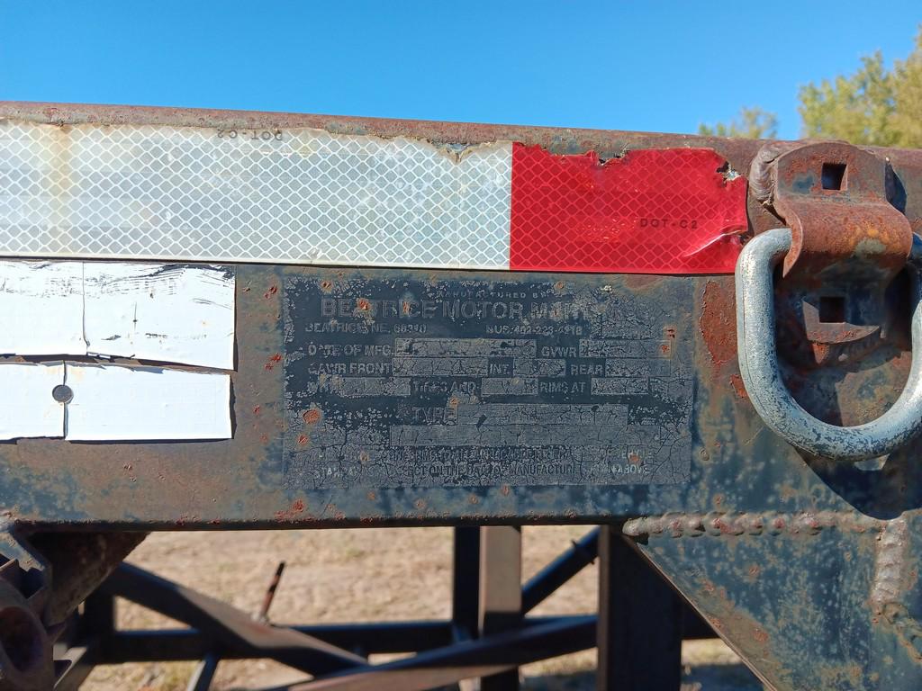 Beatrice Motor Mart Mfg Gooseneck Tri Axle Wedge Trailer - Item # 29