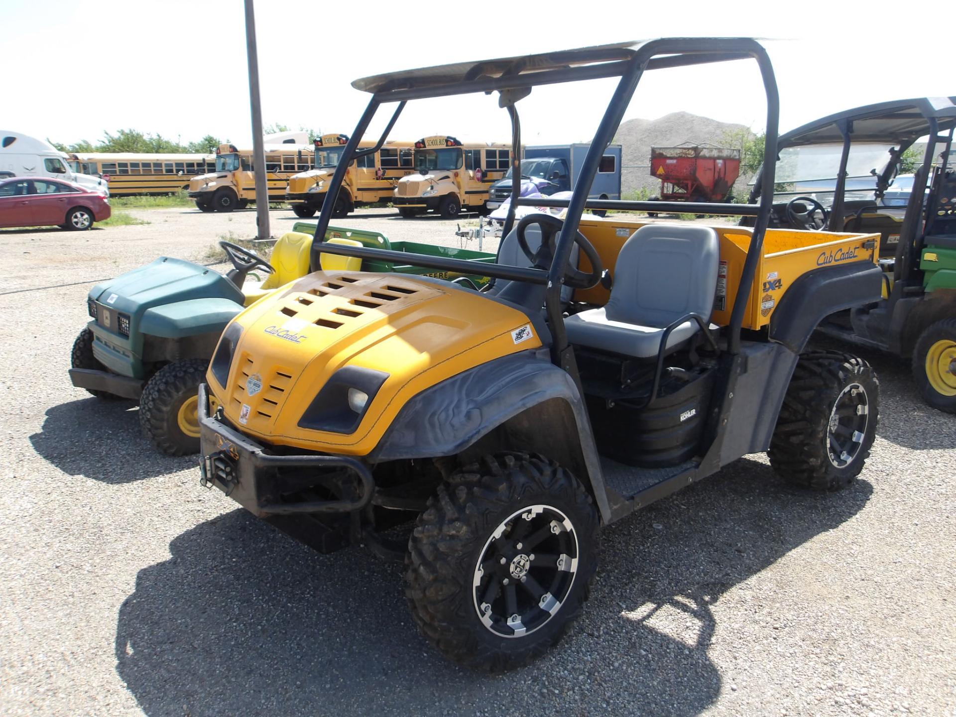 D77 - 2006 Cub Cadet 4X4 Trail