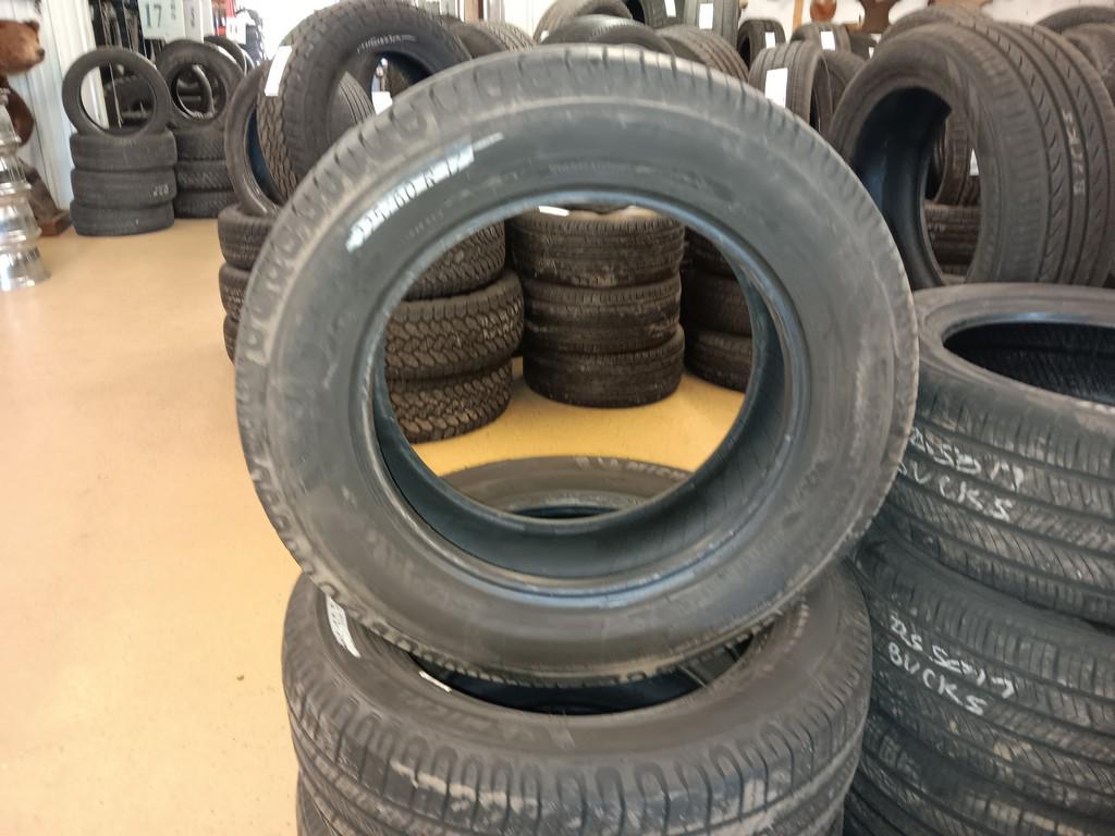 225/60R17 Michelin Defender 2 Tires Set of 4