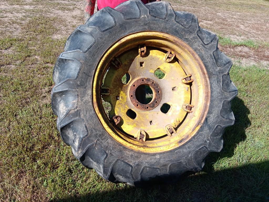 8 Bolt John Deere Cast Steel Tractor Hub