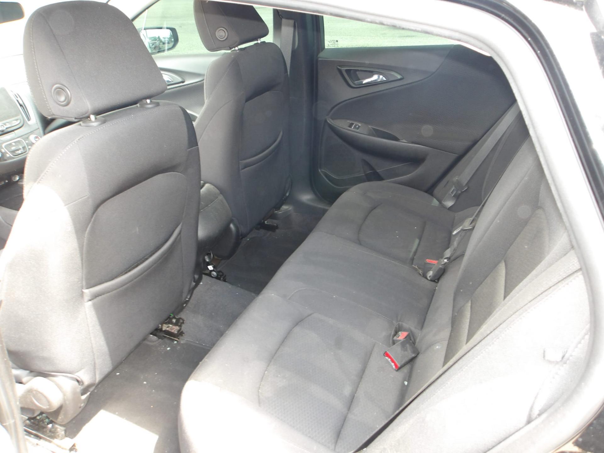 D34 - 2019 Chevrolet Malibu LS