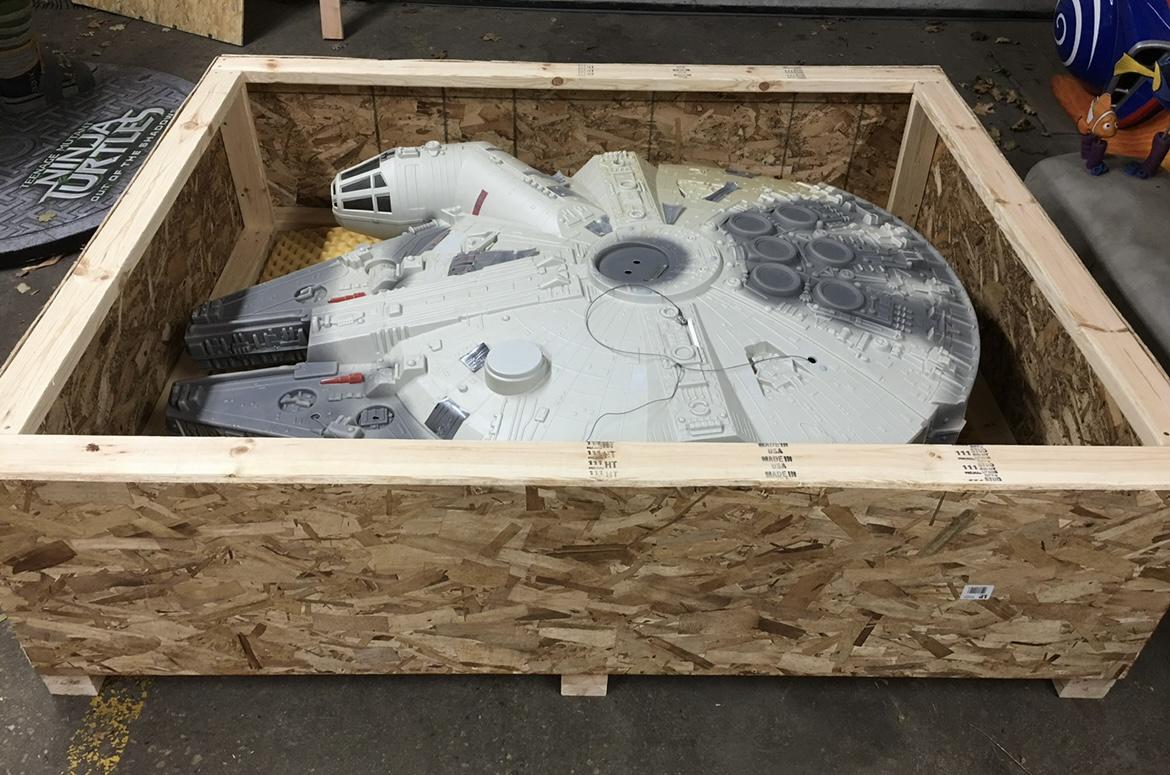 Star Wars Toys R Us Millennium Falcon Extraordinaire