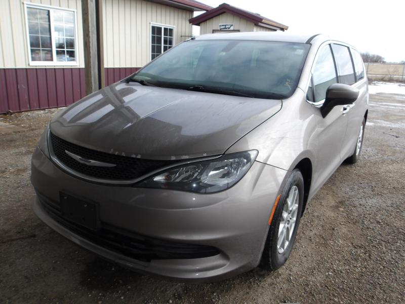 A7 - 2017 Chrysler Pacifica LX