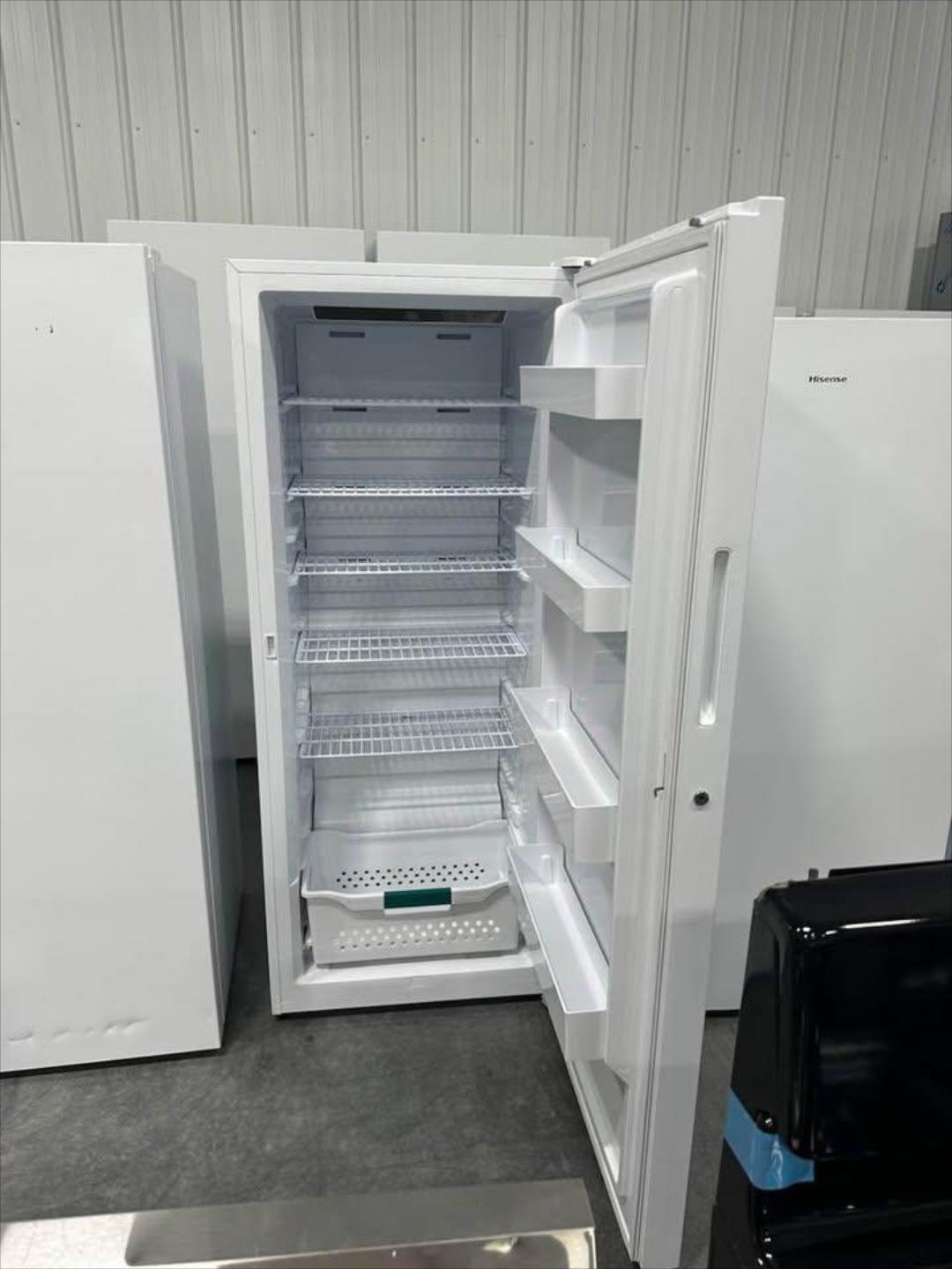 Hisense 21.2 cu. ft. Garage Ready Frost Free Convertible Upright Freezer in White