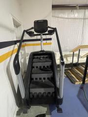 Life Fitness PowerMill Climber