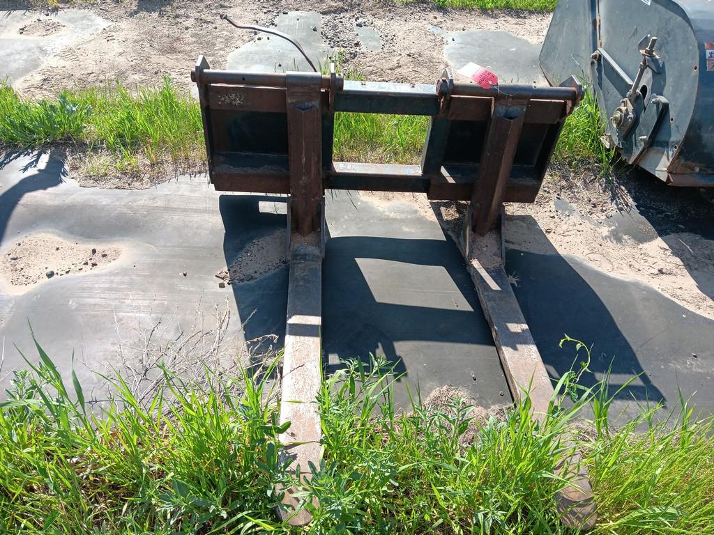 Skid Steer Forks - Lot # H1160