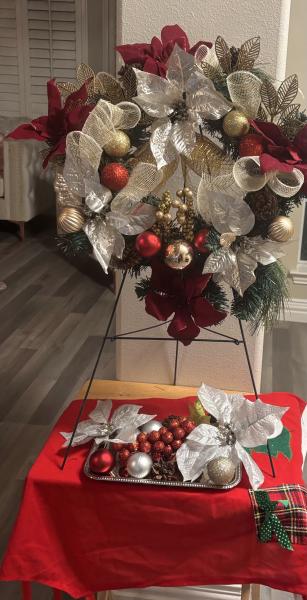 Elegant Red & Gold Winter Wreath