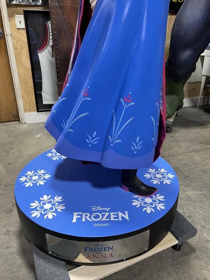 Life Size Disney Frozen Elsa and Anna with Olaf