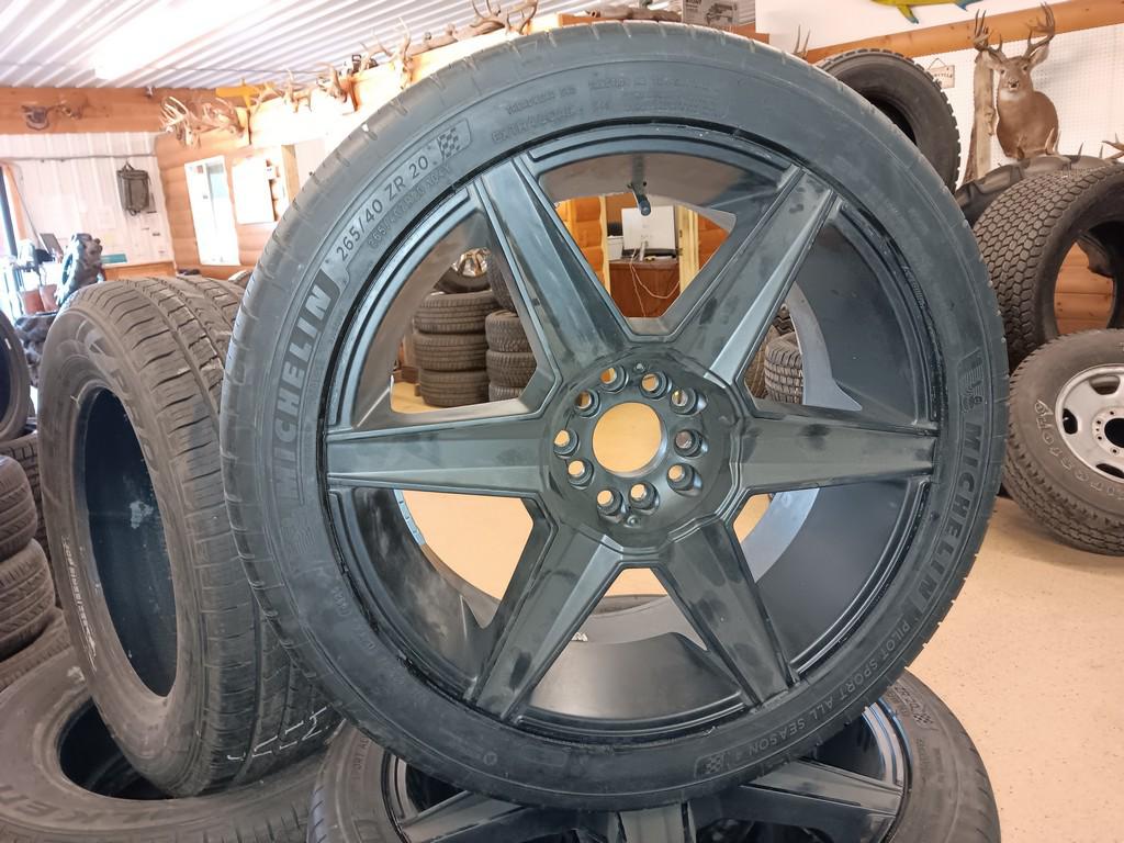 265/40ZR20 Michelin Pilot Sport All Season 4 Tires with Universal 5 lug 20" Rims set of 4