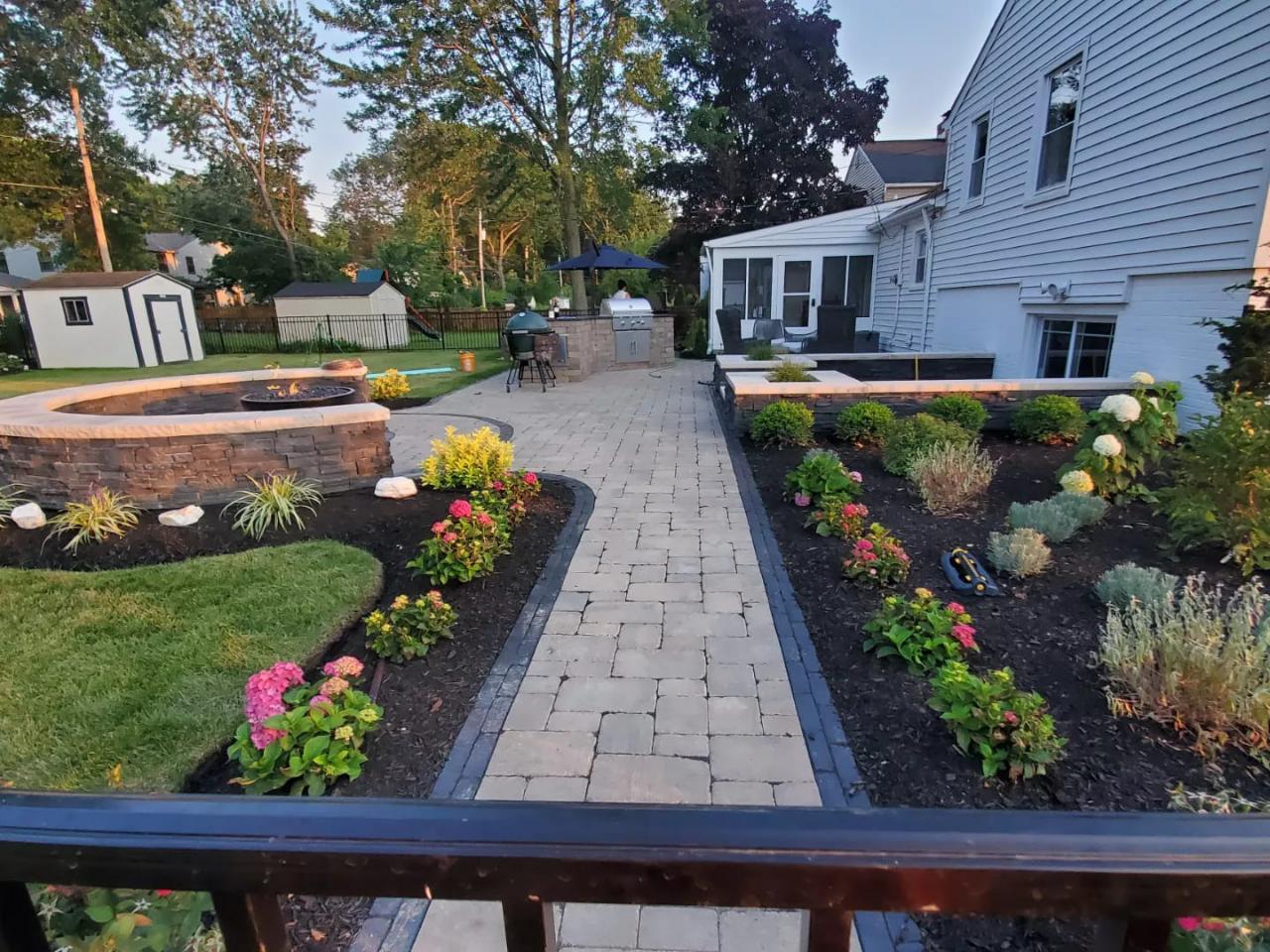Mulch Delivery and Installation
