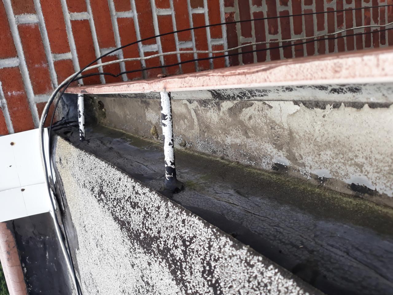 Gutter Cleaning &amp; Repair