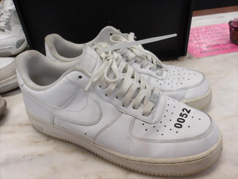 52 - Nike sz 11