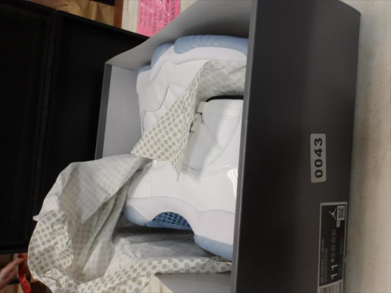 43 - Air Jordan sz 11.5