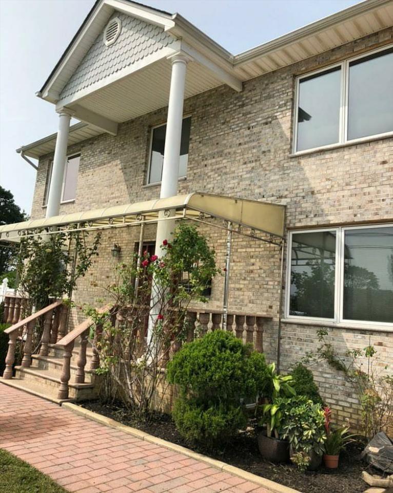 Onsite Cleaning Services Corp provides a full line of residential pressure washing services throughout New York.