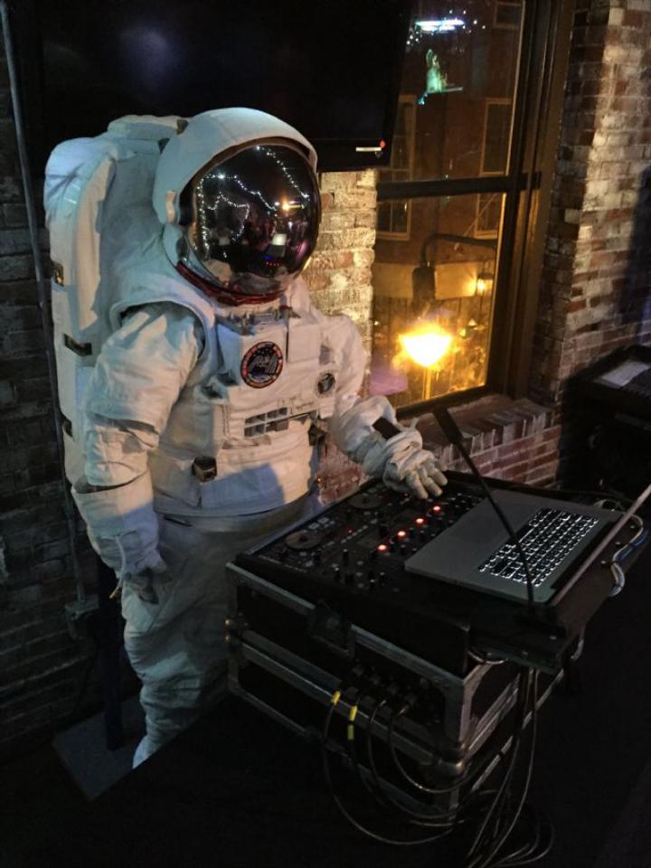 Welcome! Thank you for choosing Party Music Masters for exceptional Disc Jockey and Emcee services!