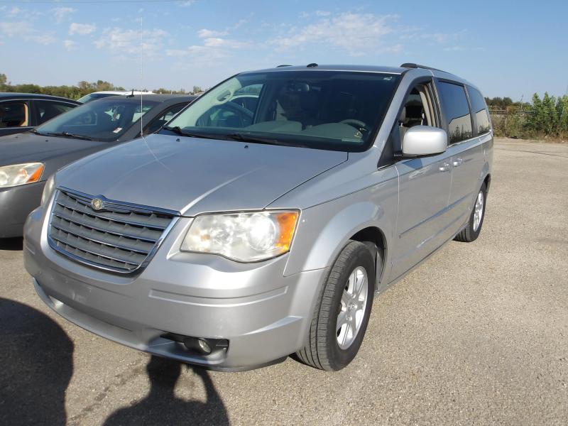 A1 - 2010 Chrysler Town & Country