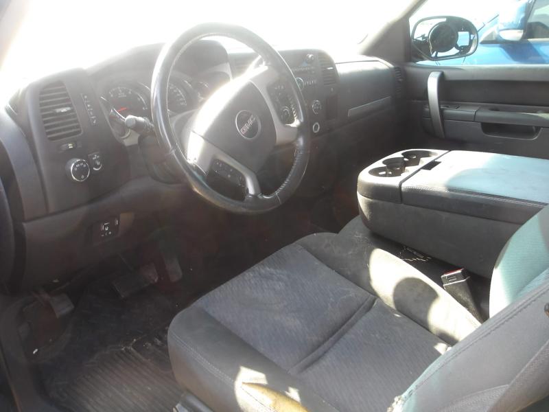 D36 - 2011 GMC Sierra SLE
