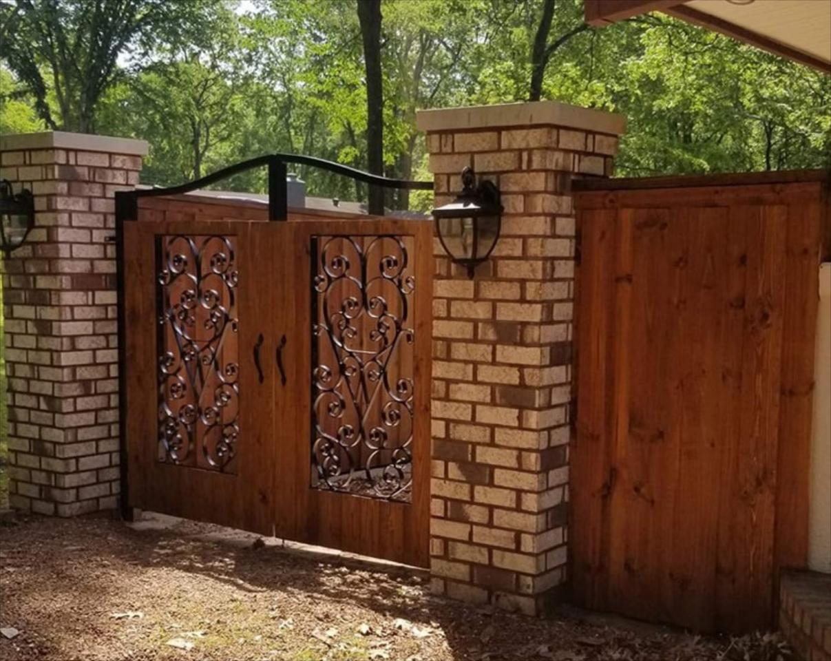 DECK & FENCE CLEANING & SEALING